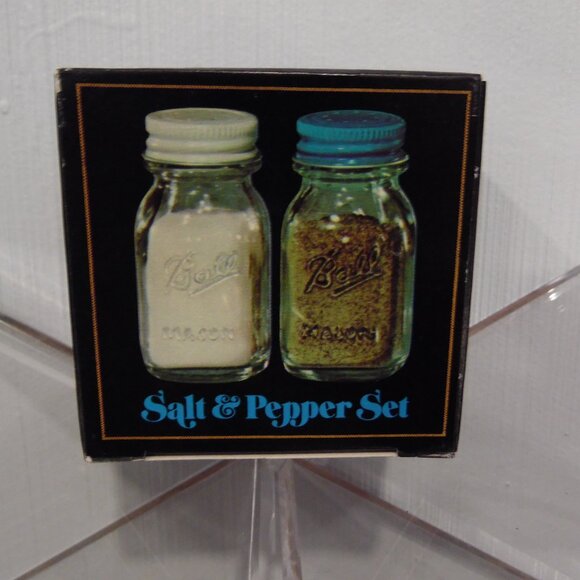 Salt And Pepper shakers--glass with metal lids in the shape of Ball Canning jars - Picture 1 of 7
